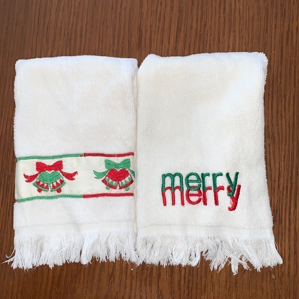 ‎2 Vtg white Christmas hand towels